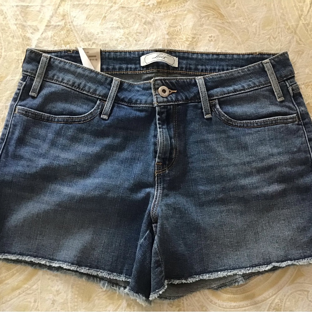 Levi's Mid Rise Cut Off Raw Hem Denim Short Womens Size 8 NWT
